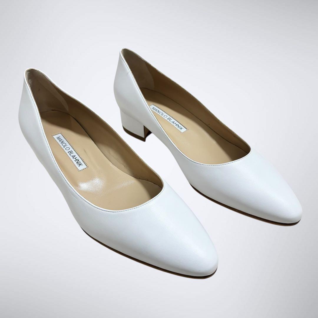未使用級 マノロブラニク パンプス 白 37.5 裏張り済 定価12万 現行品