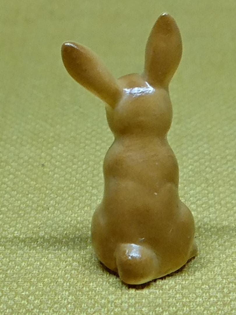 【美品】うさぎ　兎　陶器　オブジェ　置物　インテリア　工芸品　美術品　A1223