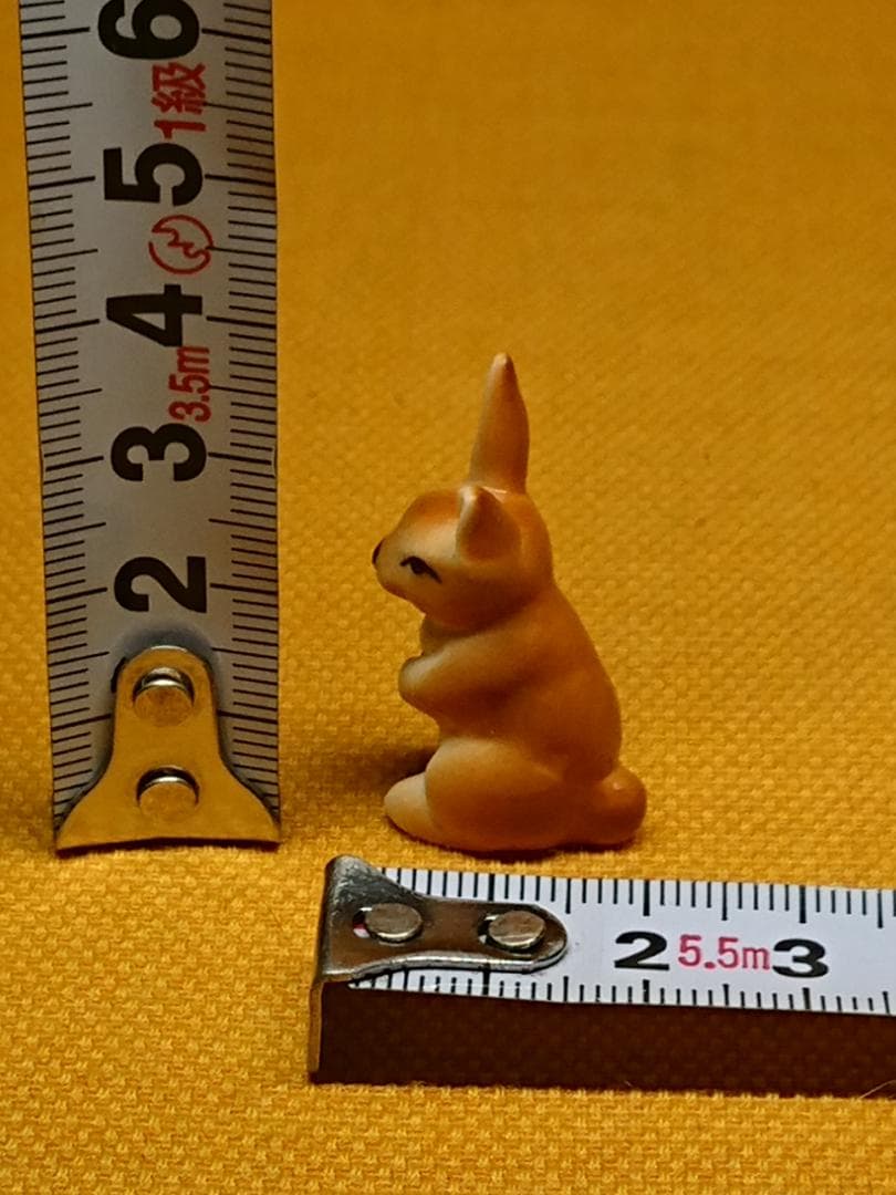 【美品】うさぎ　兎　陶器　オブジェ　置物　インテリア　工芸品　美術品　A1223