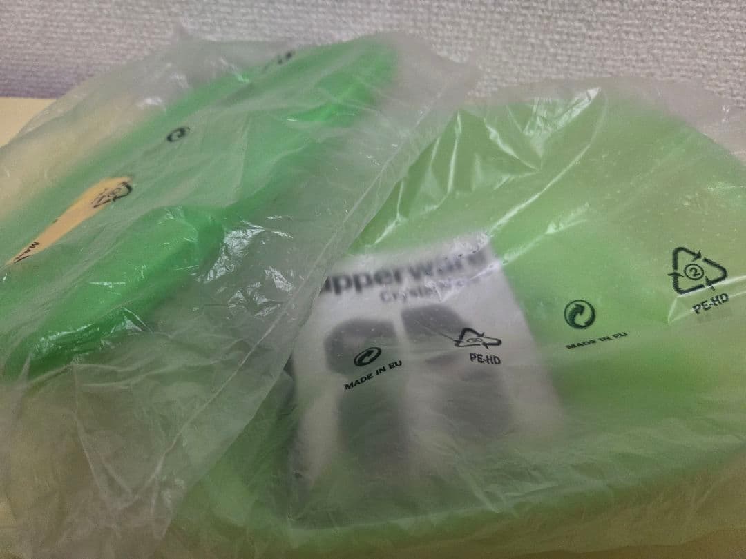 【新品・未使用】タッパーウェア クリスタルウェーブ 4個セット