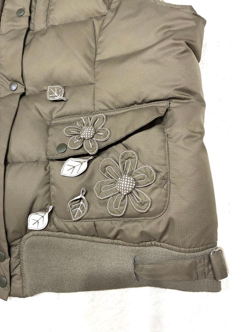 POTECHINO ダウンベスト 花モチーフ付 カーキ ゆったり