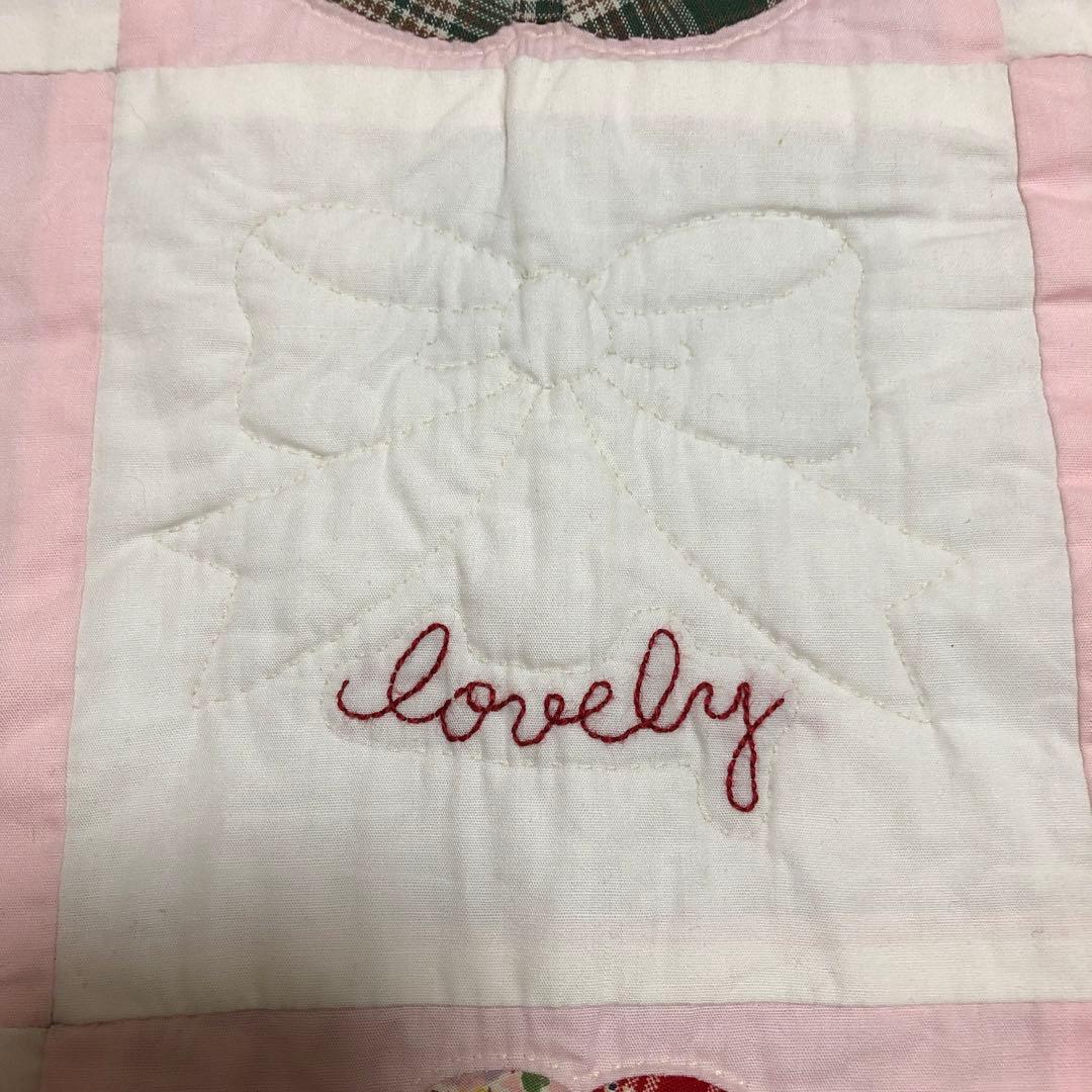 ハンドメイド　花柄パッチワーク　タペストリー