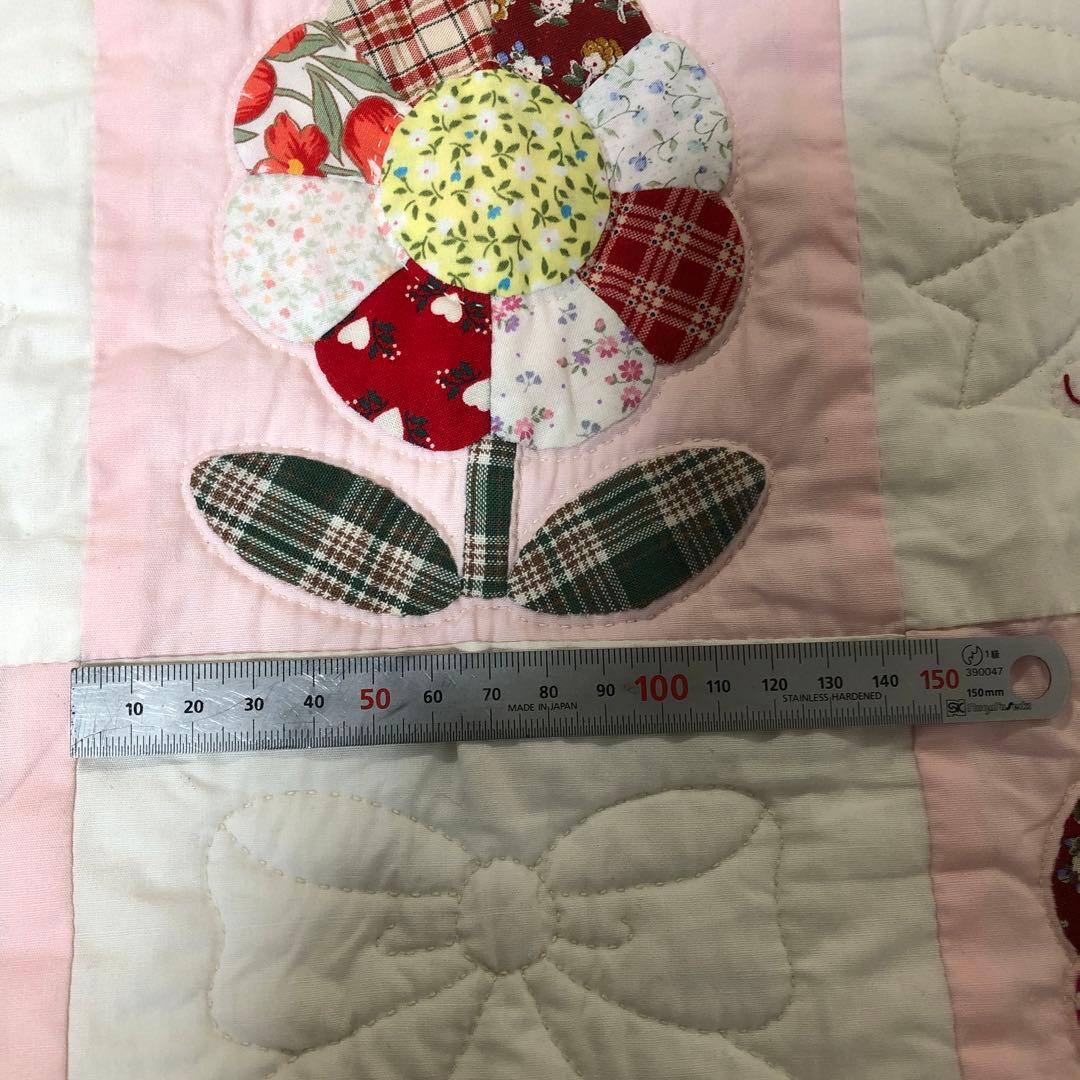 ハンドメイド　花柄パッチワーク　タペストリー