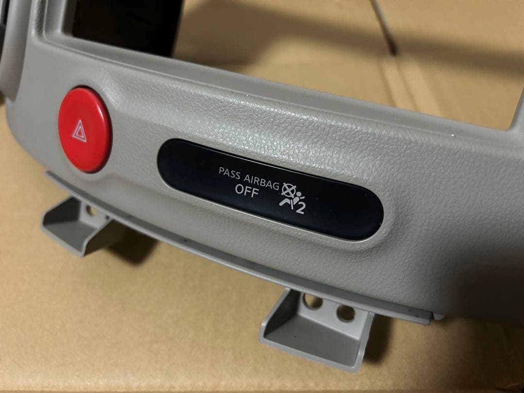 Z12 キューブ USエアバッグインジケータ オーディオパネル付