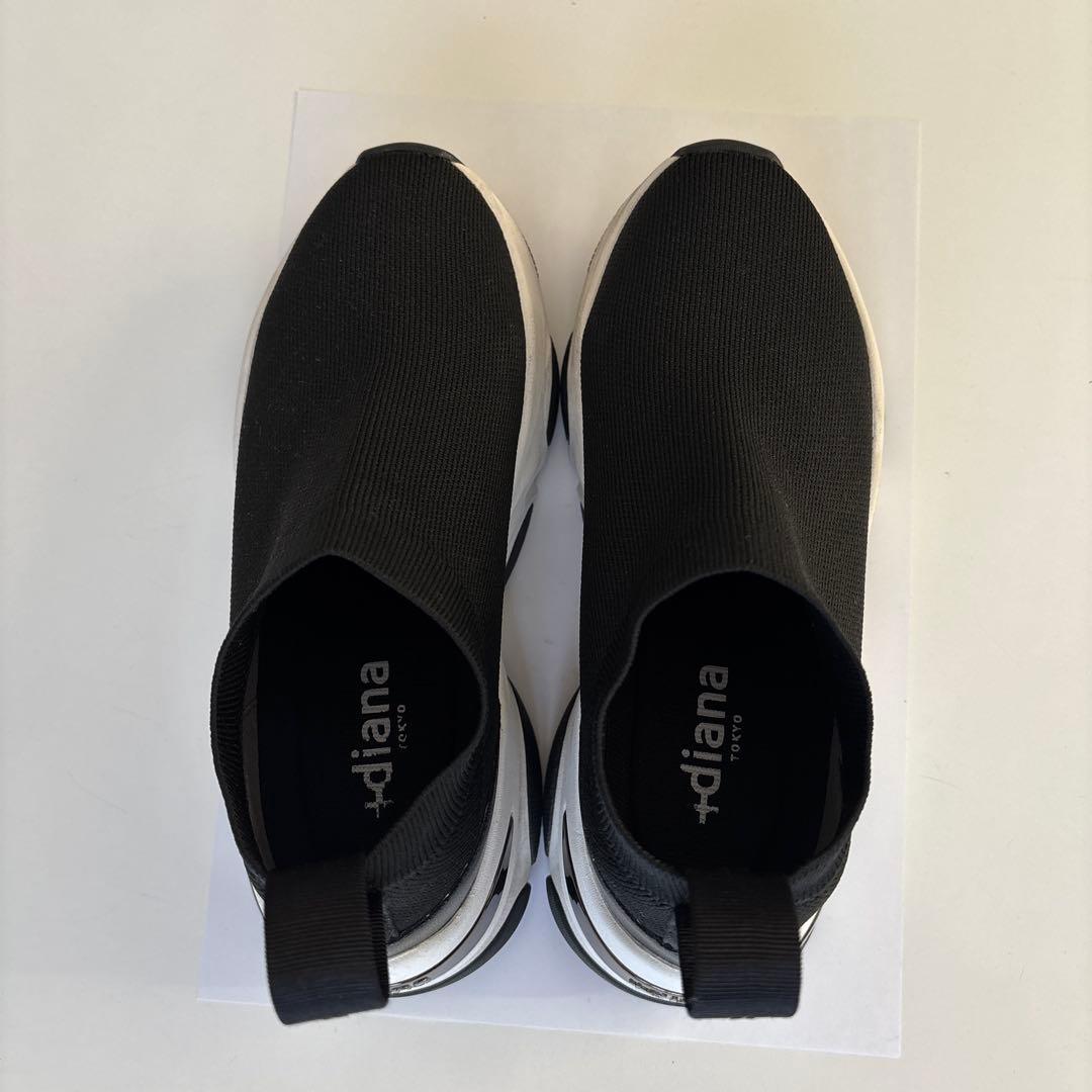 プラスダイアナ　【撥水加工】軽量ニットソックススニーカー （黒生地）　21.5