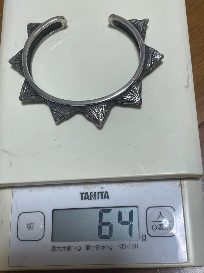 ゴツい インパクト大　バングル シルバー　トゲトゲデザイン