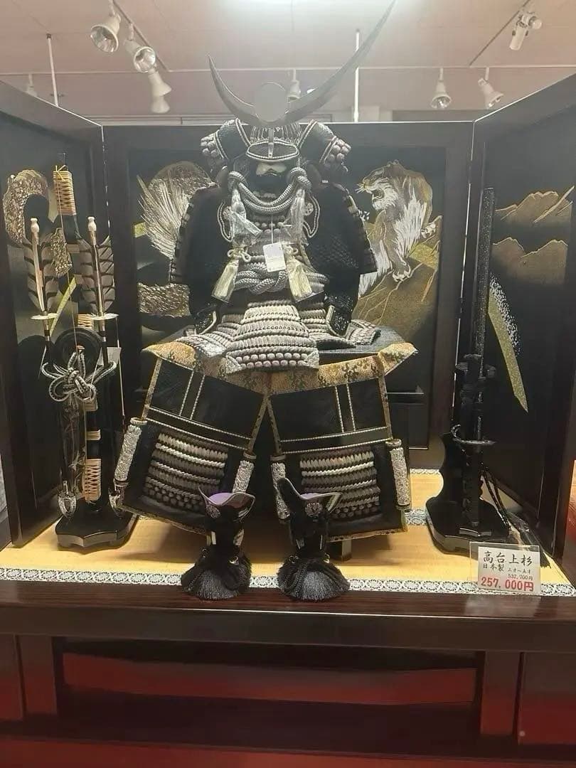 五月人形 上杉鎧飾り 高級鎧兜飾り 新品未使用 展示品 閉店在庫