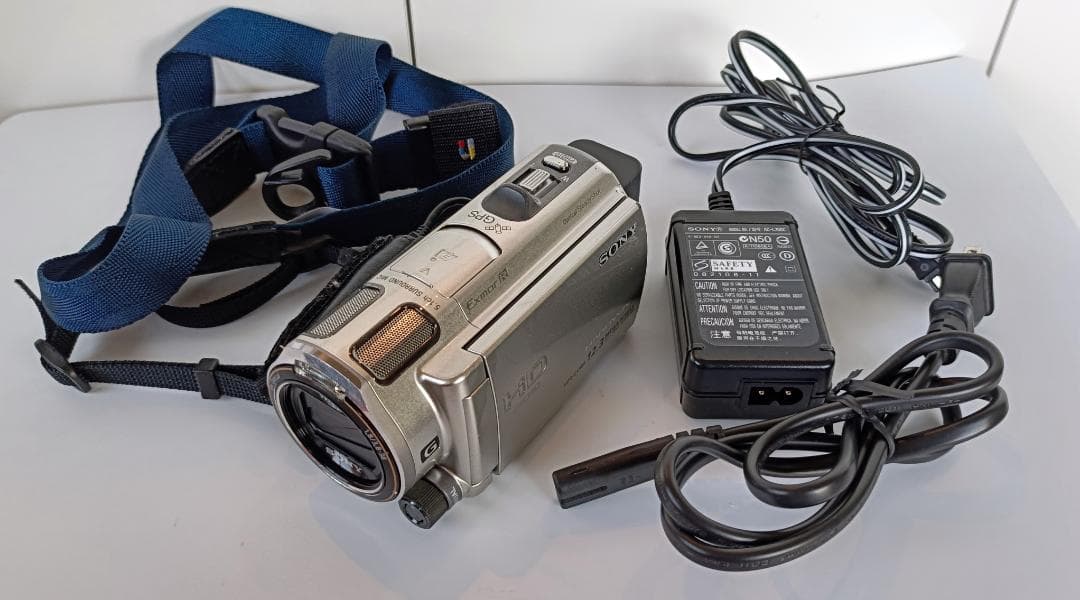 M*a様 SONY ビデオカメラ HDR-CX560 本体とACアダプター【完動
