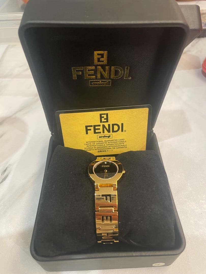 FENDI フェンディ 腕時計 ゴールド ブラック 箱付