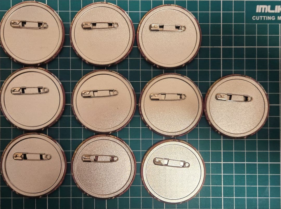 勝利の女神 NIKKE エレグ 缶バッジ10個セット①