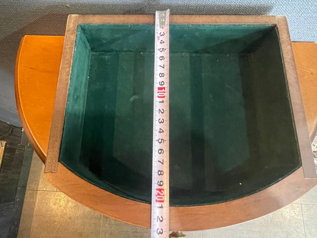 アンティーク調　木製半円形キャビネット ４段引き出し　３本猫足