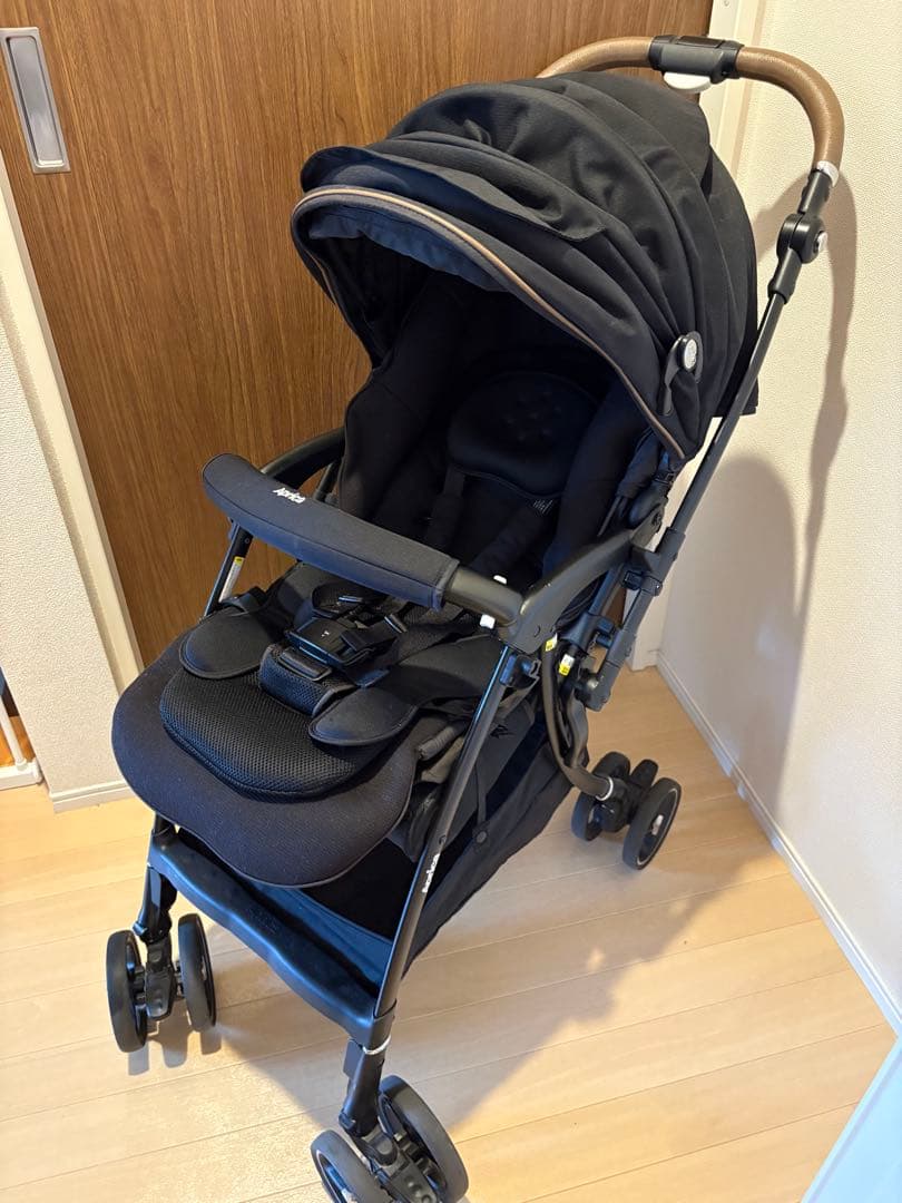 【美品】Aprica（アップリカ）ラクーナビッテクッション　ブラック ベビーカー