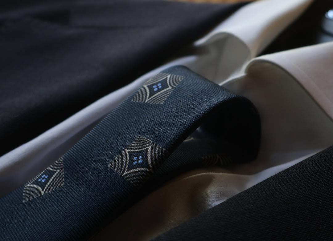 ぴよぴよ 未使用 伊 フランコバッシ ネイビー 幾何学柄 単一柄小紋