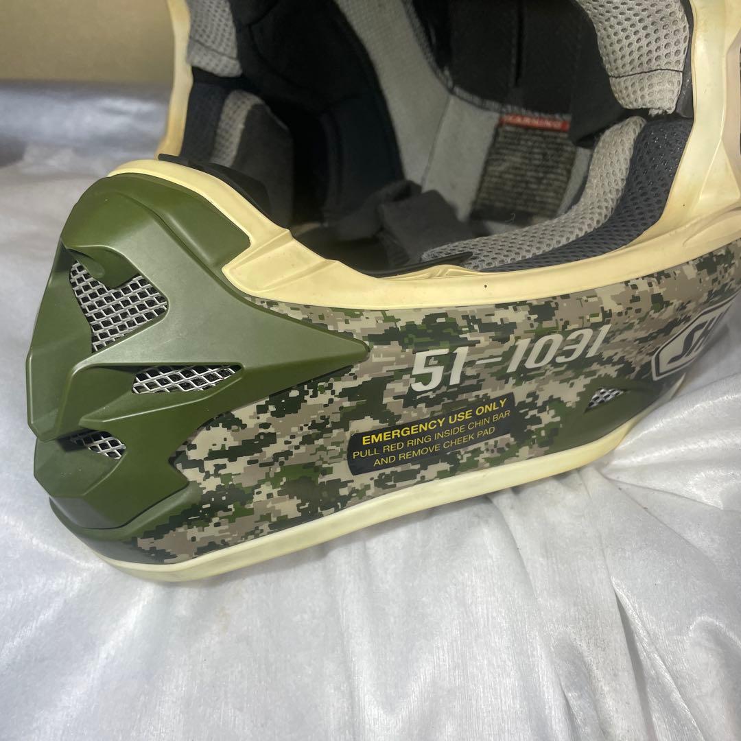 ショウエイ　VFX-W スーパー・ヒュー　迷彩カラー　2016年製造