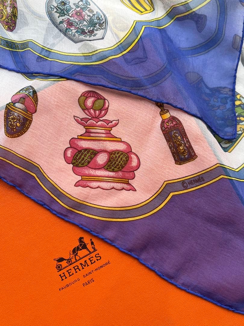 【新品未使用】HERMÈS 香水ボトル　スカーフ　プチカレ40 シルク100%