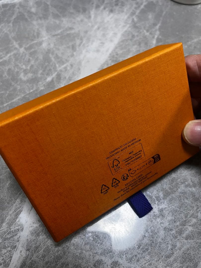 LOUIS VUITTON 香水サンプルセット　箱付き