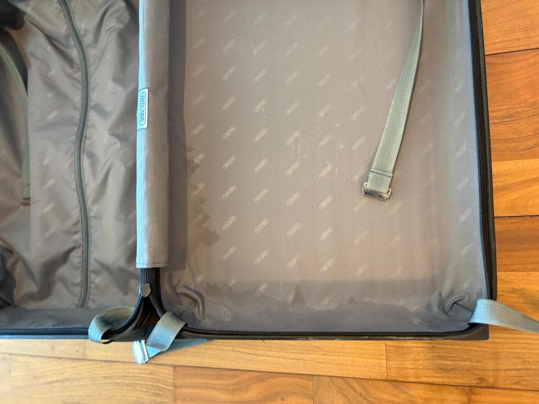 Y*o様 Rimowa 2輪 サルサ 33L ブラック 機内持ち込み可