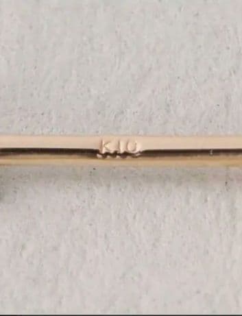 Lilias ラインホワイトトパーズピアス