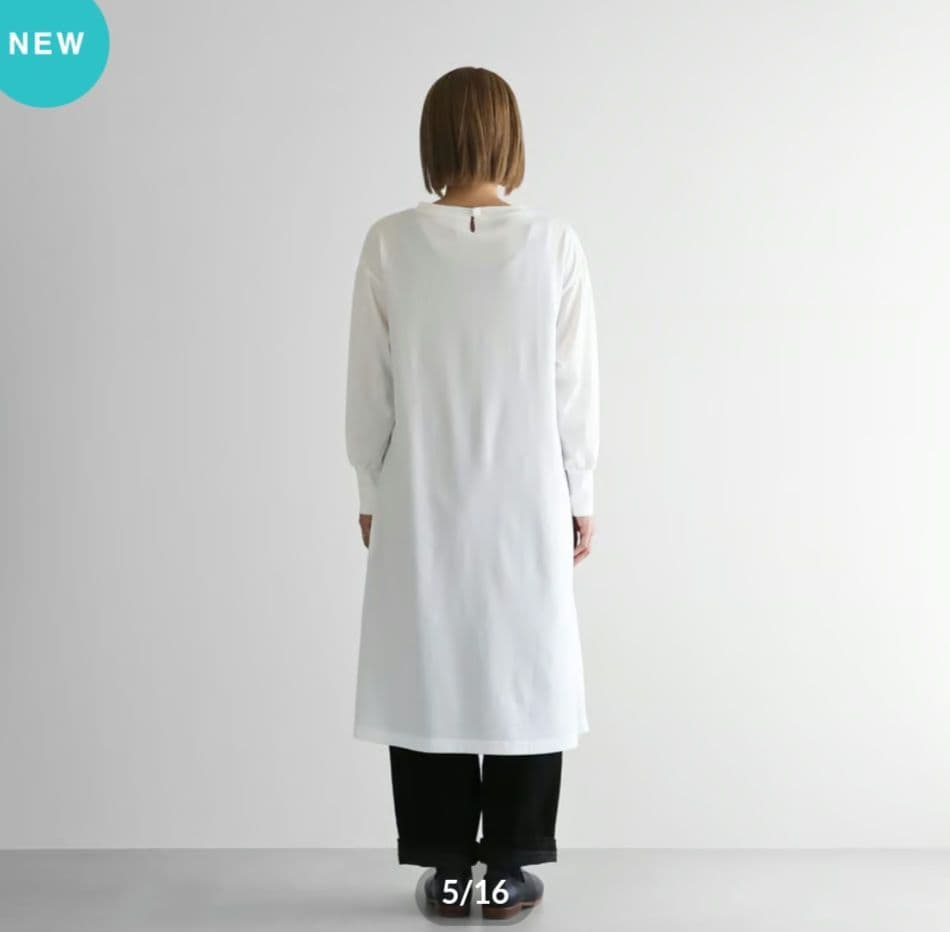 値下げ！ HUIS タグ付き新品 バックボタンリブワンピース