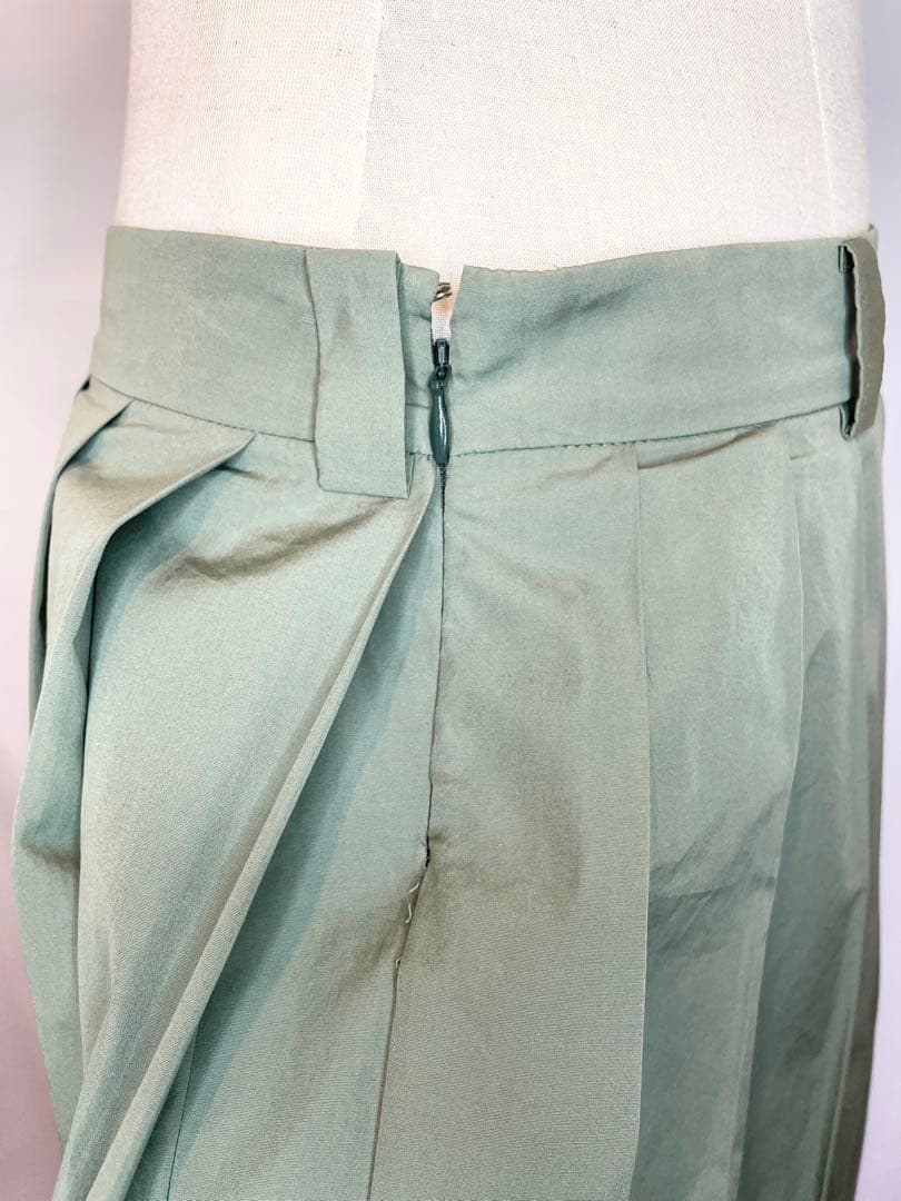 [キズ•汚れ有り] MiuMiu プリーツ カーキ スカートSize 40