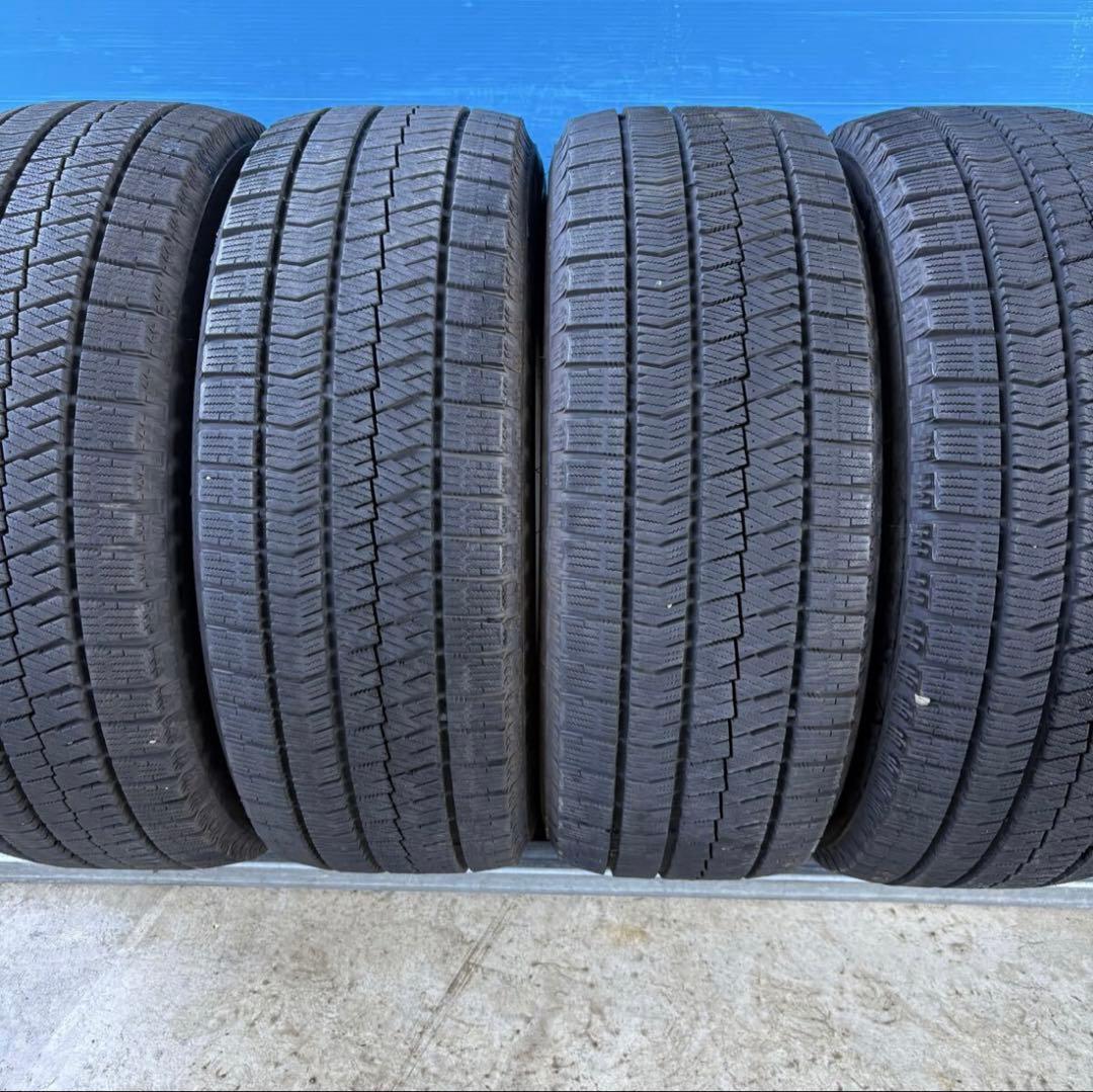 215/55R17 ブリヂストン　VRX2 スタットレスタイヤ2023年製造