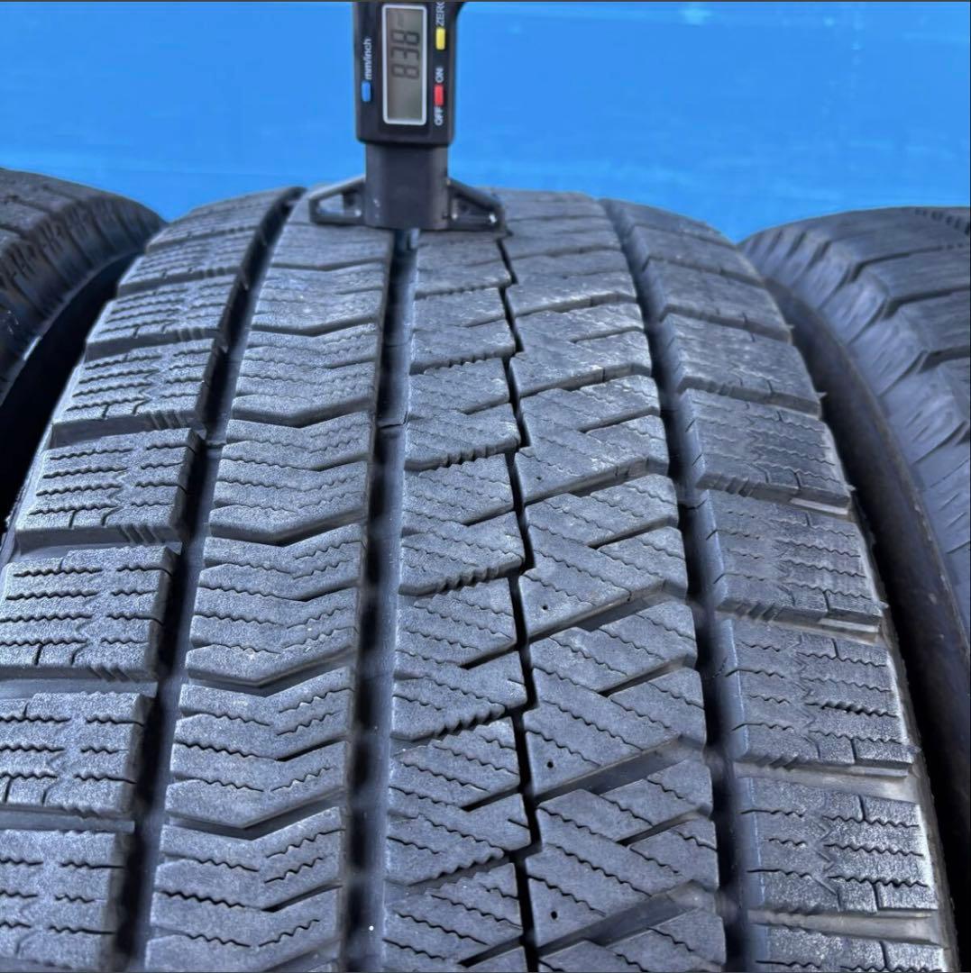 215/55R17 ブリヂストン　VRX2 スタットレスタイヤ2023年製造