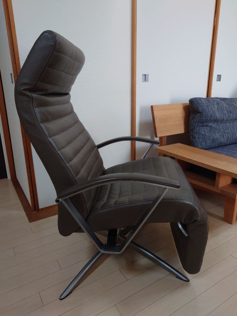 【ほぼ未使用】KEBE 総革張りパーソナルリクライニングチェア KE-23