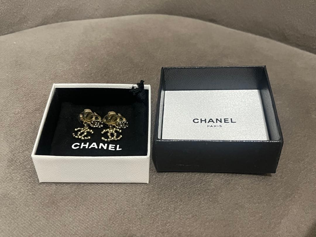 CHANEL ゴールド ピアス