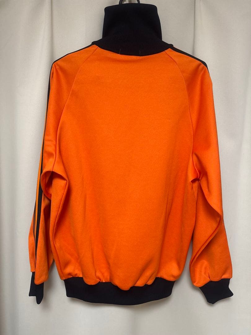 adidas トラックジャケット