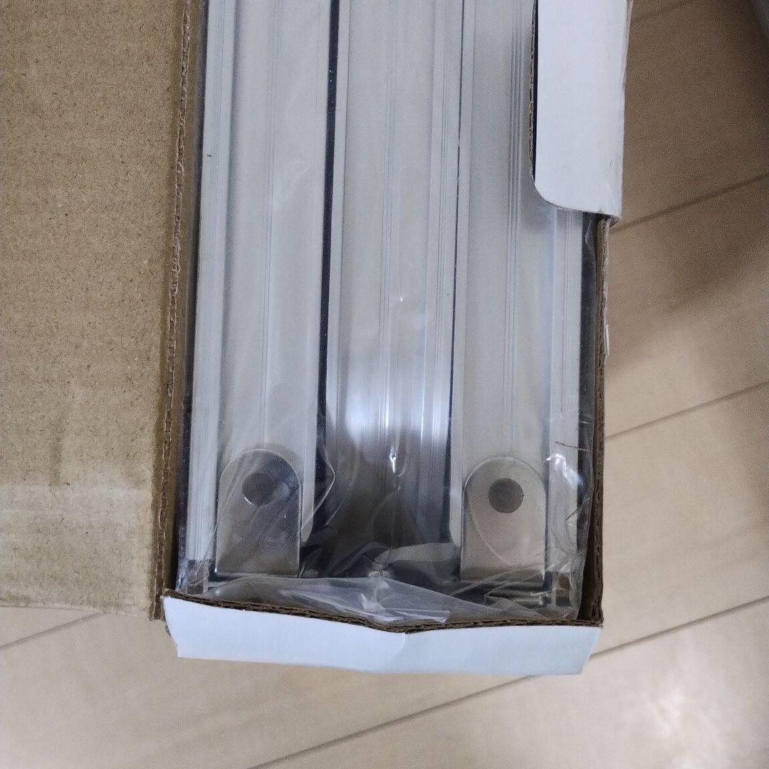 【新品未使用　Coleman】三折テーブル Tri-Folding Table