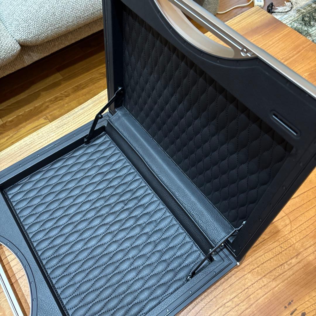 軽くて丈夫な黒のマグネシウムのアタッシュケース