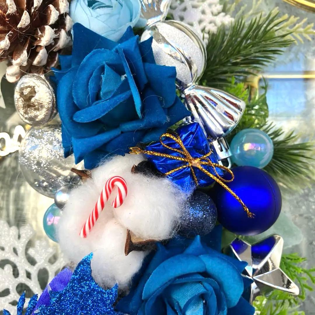 キリンです。ロイヤルブルーポインセチアとローズのクリスマスリース他2点