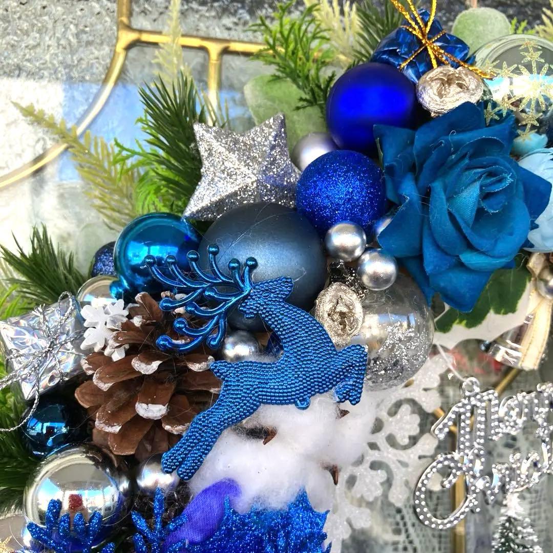 キリンです。ロイヤルブルーポインセチアとローズのクリスマスリース他2点