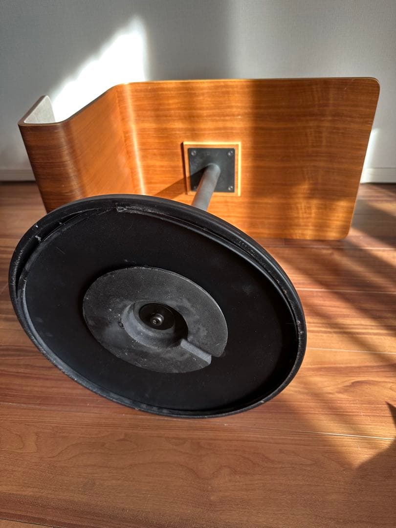 BoConcept 成形合板 サイドテーブル マガジンラック付｜北欧モダン