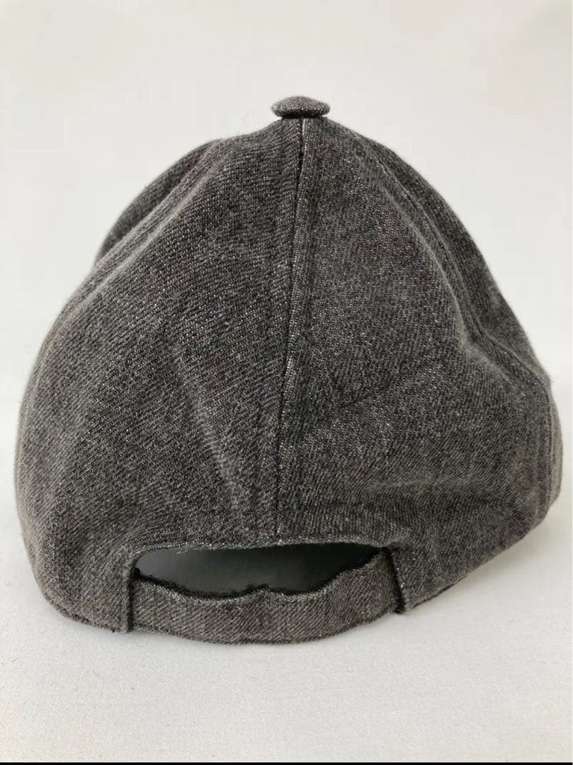 miu miu ブラック ロゴキャップ