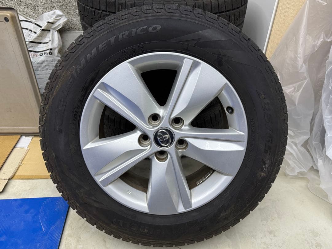 60ハリアー 純正 17インチ 225/65 R17 スタッドレスタイヤ