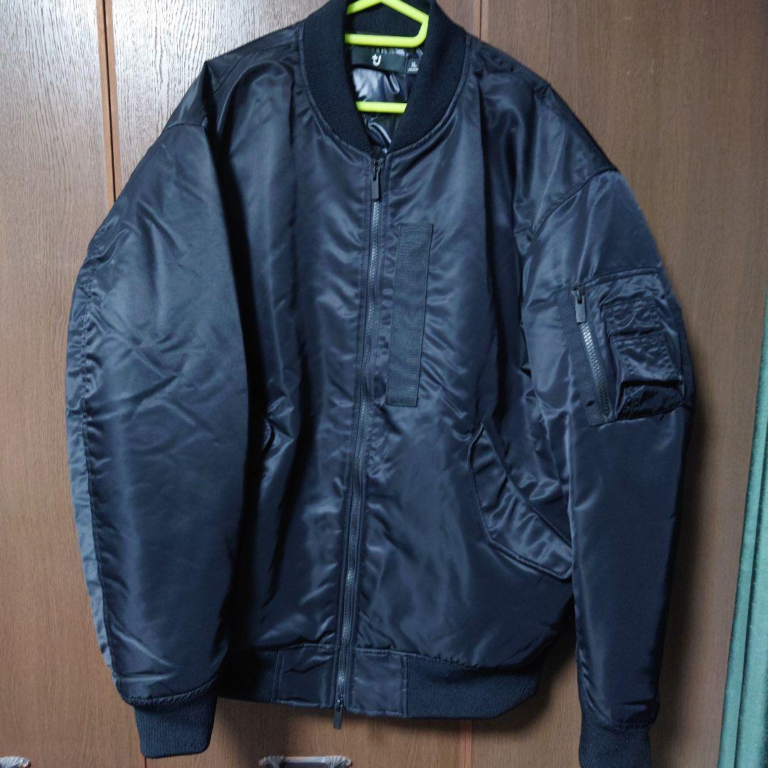 ユニクロ　ハイブリッドダウンオーバーサイズMA-1