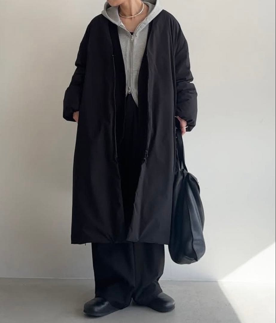 ソラモナポッシェ　Ｖネックライトダウンコート