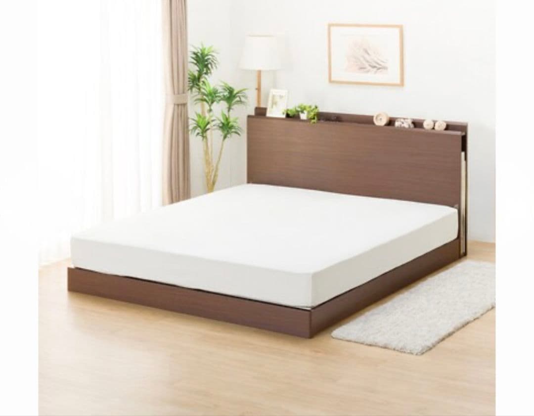 【現地引取OK】ブラウン木製クイーンベッド(マットレス付き)