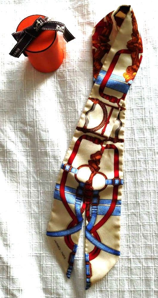 エルメス　ツイリー　　シルク100%　箱付き　未使用