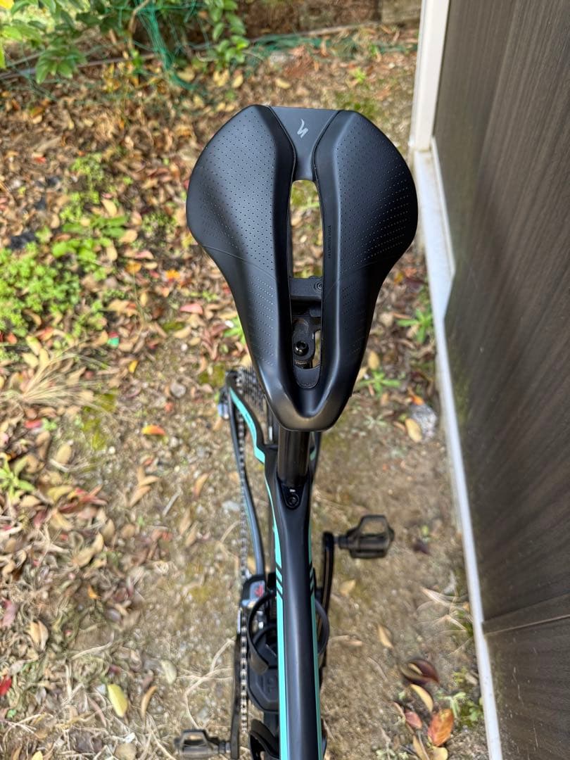 Bianchi OLTRE XR3 Di2 11速　機械式ブレーキ