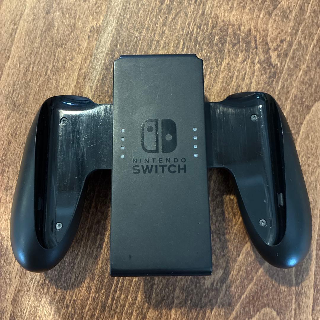 Nintendo Switch本体6年使用Joy-Conやや不具合あり傷汚れあり