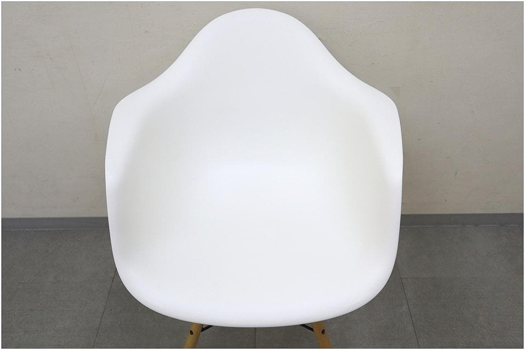 極美 ハーマンミラー イームズ プラスチック シェル アーム チェア DAW 白