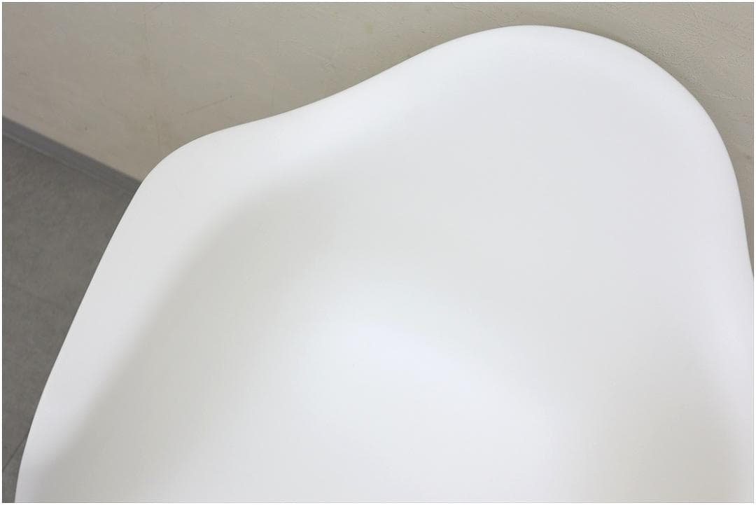 極美 ハーマンミラー イームズ プラスチック シェル アーム チェア DAW 白