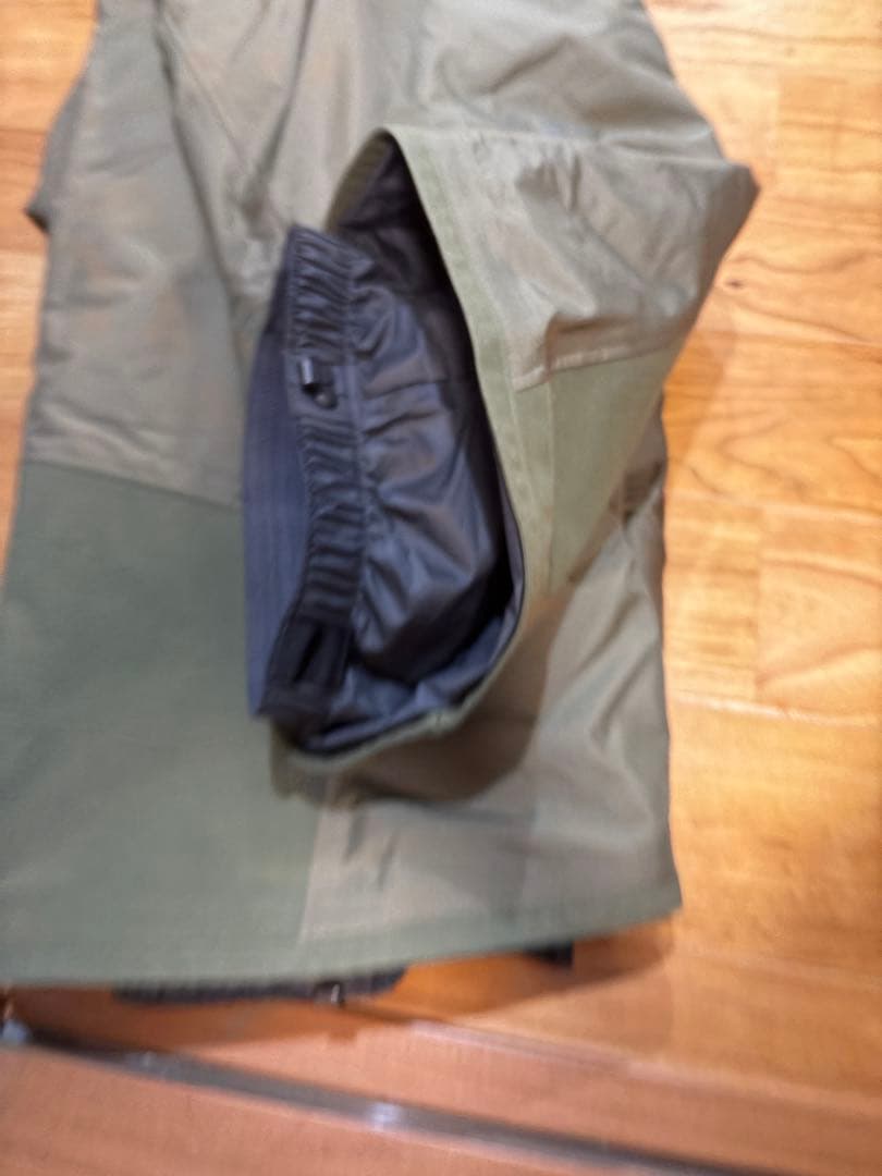 Patagonia スノーボードパンツ オリーブグリーン
