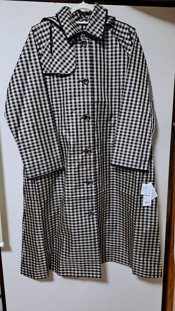 【新品未使用】アクアスキュータム トレンチ風レインコート　LLサイズ