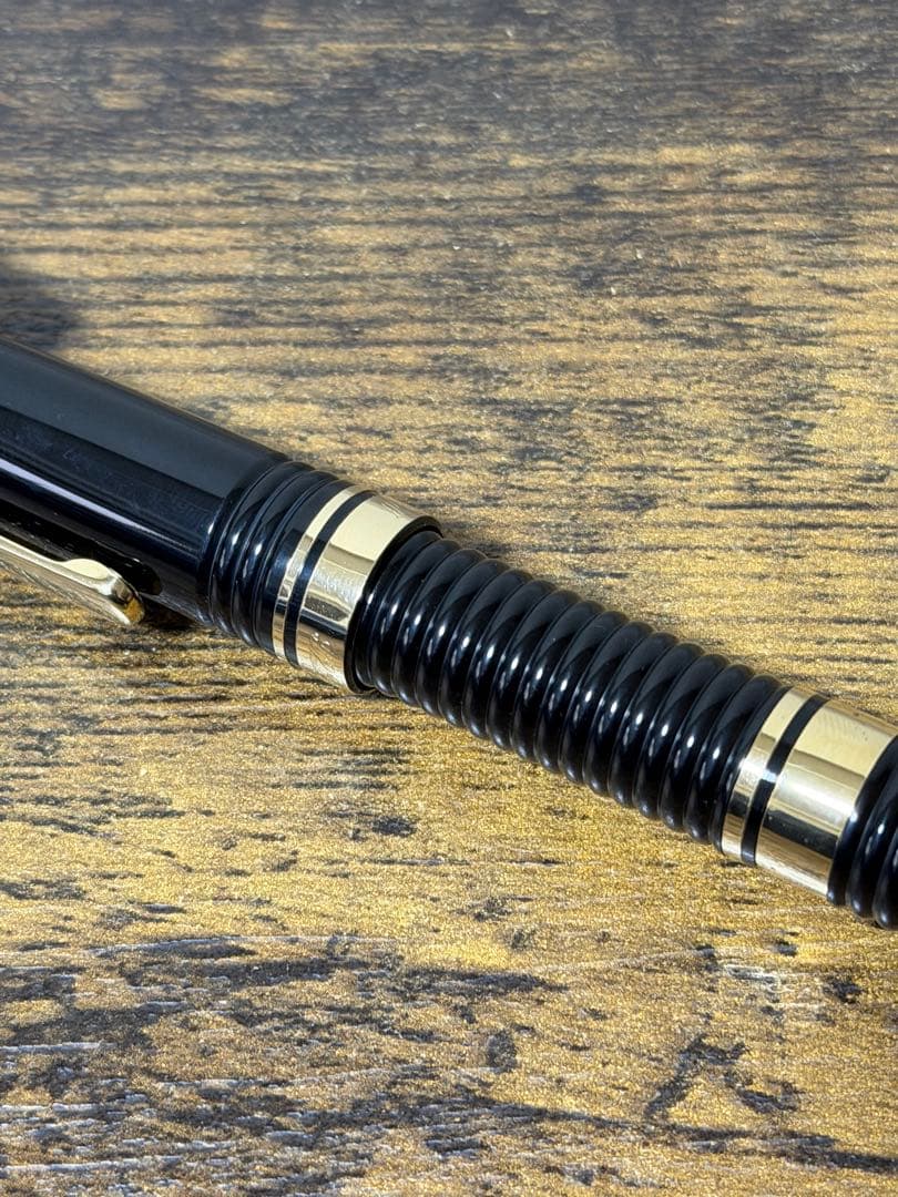 新品未使用　初期型　ギャザード　丸ニブ　14金　F プラチナ　万年筆　JIS刻印