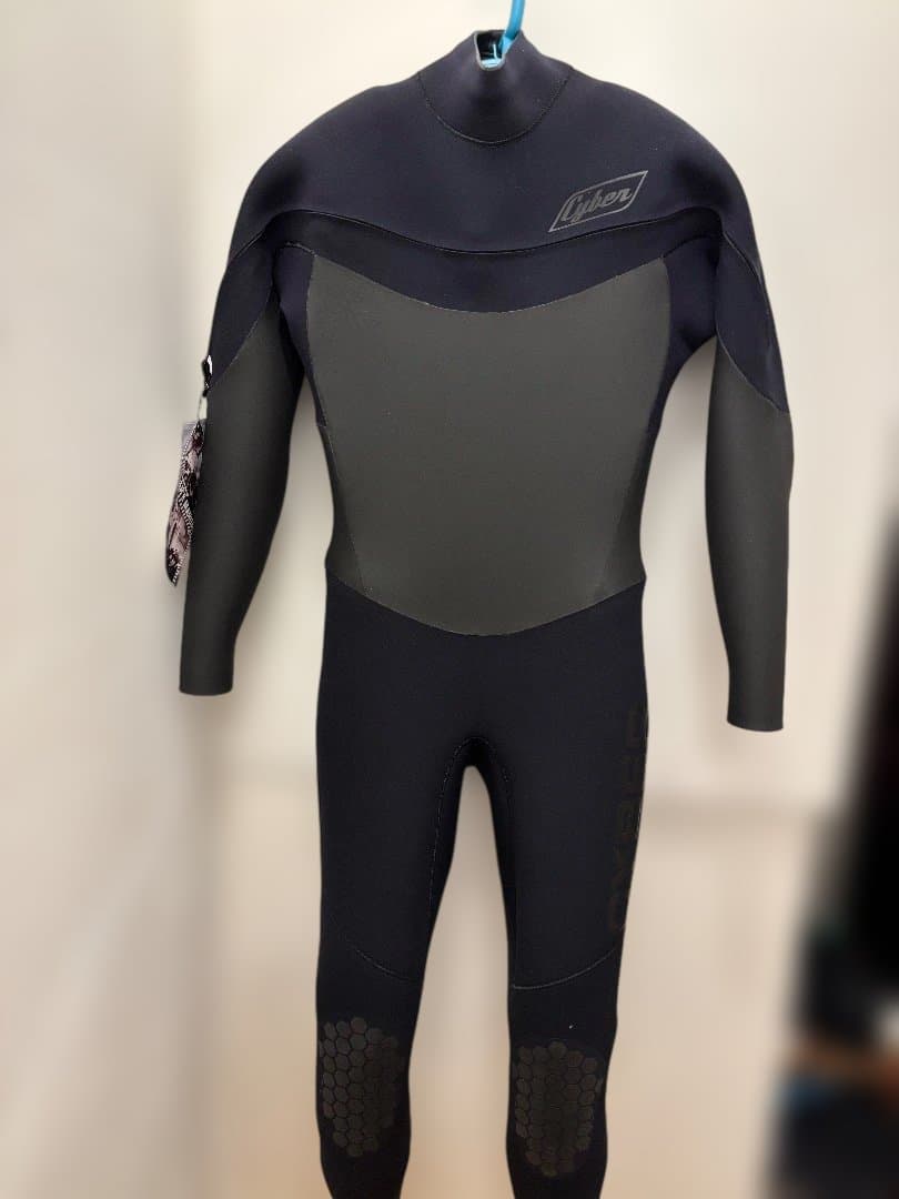 2025−2026 CYBER ウエットスーツ セミドライ 5✕3 MLサイズ