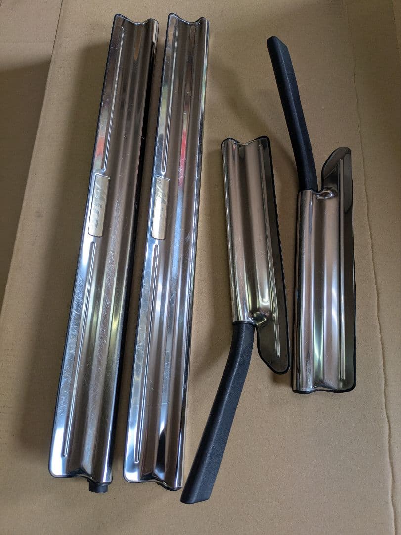 ダイハツ　ミラジーノ　ミラ　L700S　メッキ　スカッフプレート　1台分