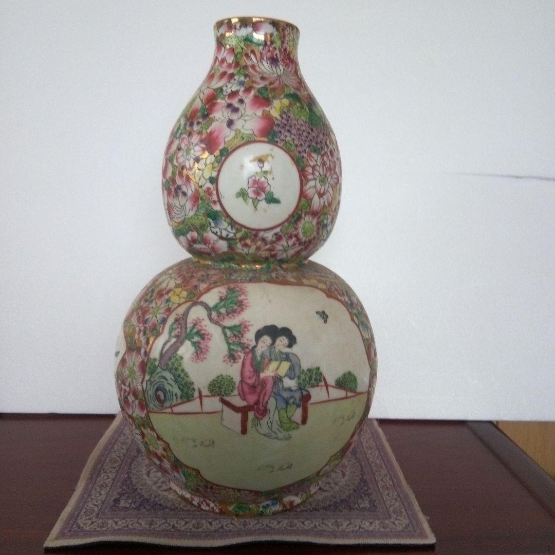 中国古玩　乾隆年製　粉彩色絵瓢箪型 美人絵　花瓶